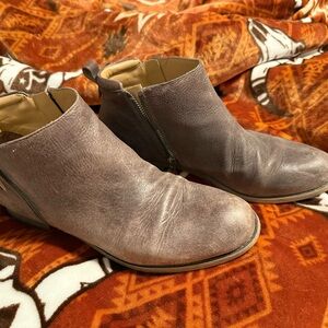 Stylish Brown/Gray Ankle Boots